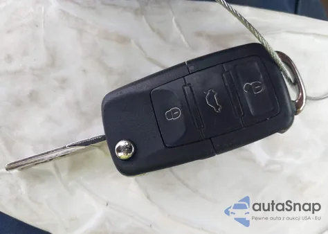 2008 Volkswagen Eos Komfort/Turbo из США, поврежденный, VIN WVWBA71F48V011177